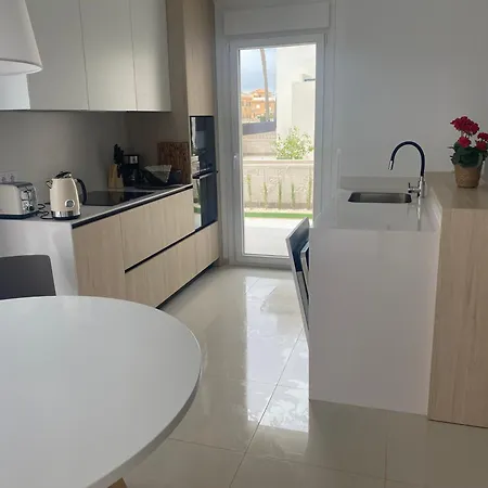 아파트 Vera Mit Garten *