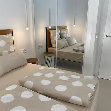 아파트 Vera Mit Garten